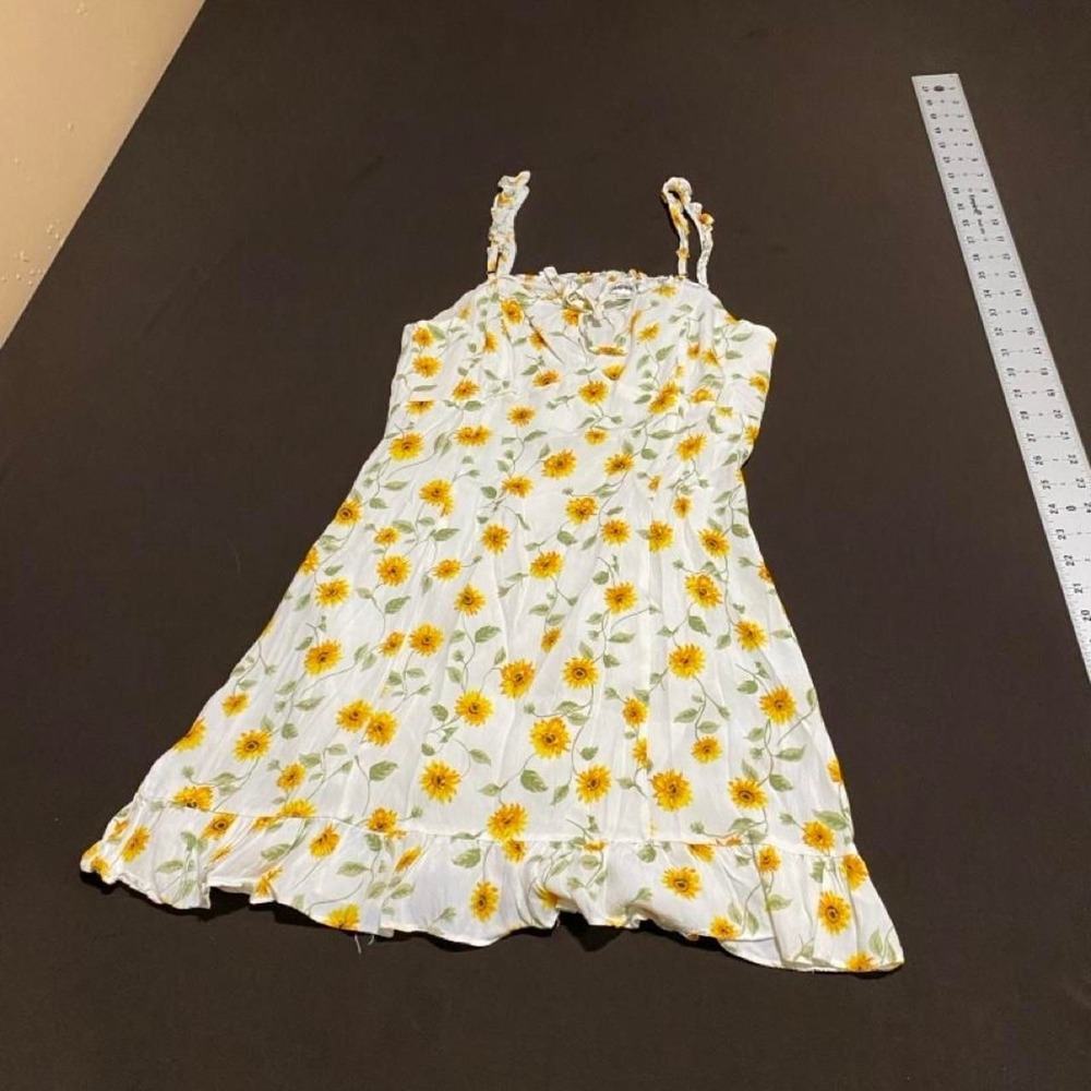 Wild Honey white sunflower mini dress women S. SKU-B529 Back Zipper closure